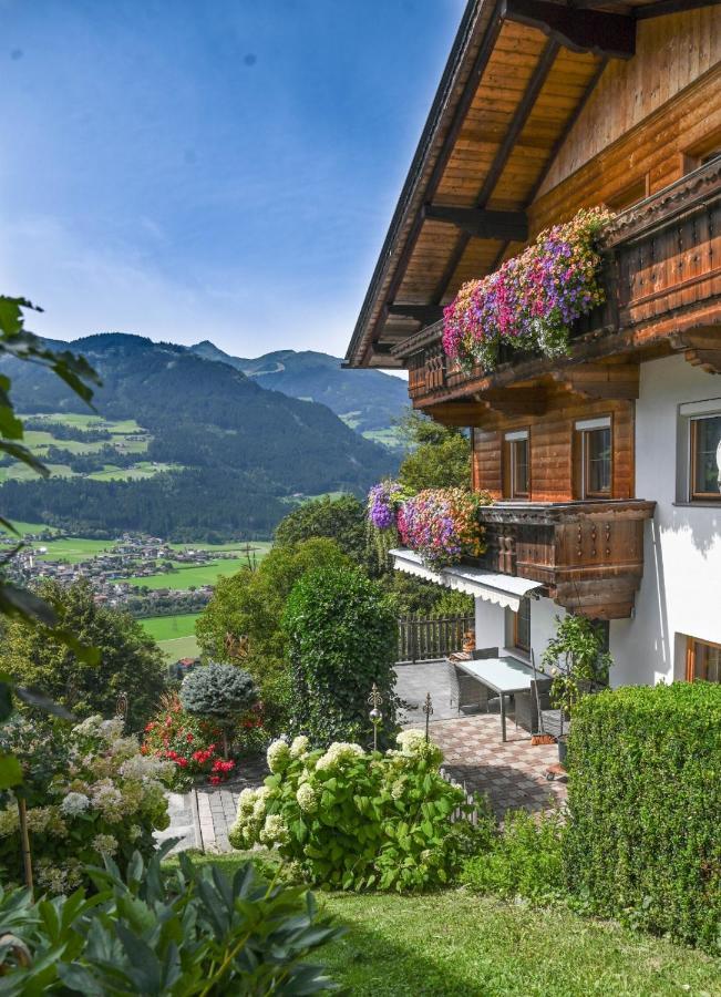 Апартаменты Ferienhaus Schneiderhausl Zillertal Штуммерберг Экстерьер фото